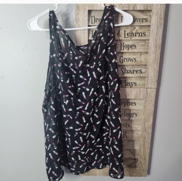 Torrid lipstick tank size 2 - Picture 2 of 5